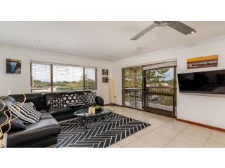 Bribie Escape, Top Floor Unit with Waterviews Guest house, Bellara - 4