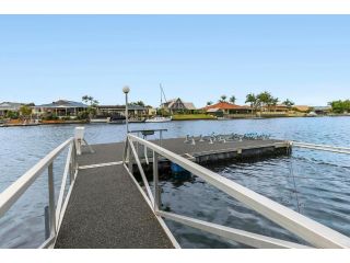 Bribie Island Canal Holiday Destination! Guest house, Bongaree - 1