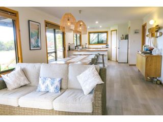 Bridgecroft Beach Shack blissful spa retreat for 6 Villa, Port Arthur - 1