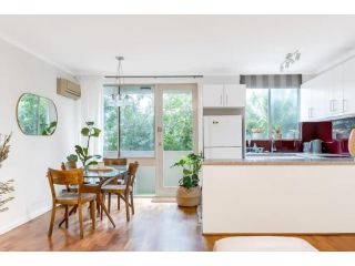 Bright 1 Bedroom Apartment in Lane Cove Apartment, Sydney - 2