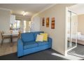 Bright and Spacious Beach Front 1-Bed Apartment Apartment, Batehaven - thumb 7