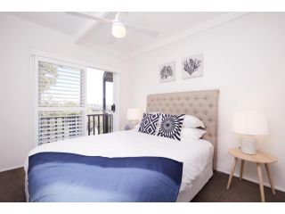 Bright and Spacious Family Home With Leafy Deck Guest house, New South Wales - 5