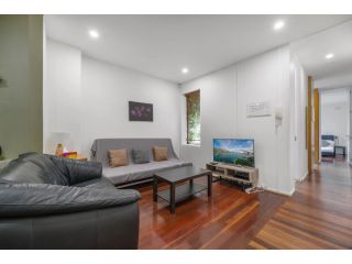 Bright Central Darlinghurst Apartment, Sydney - 5