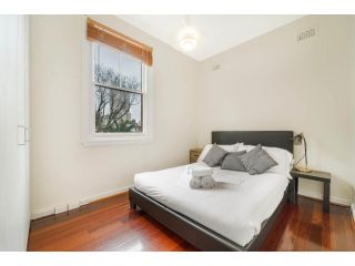 Bright Central Darlinghurst Apartment, Sydney - 4