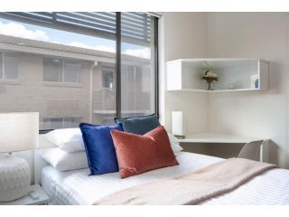 Bright Studio Steps from Westmead Hospital Apartment, Sydney - 1