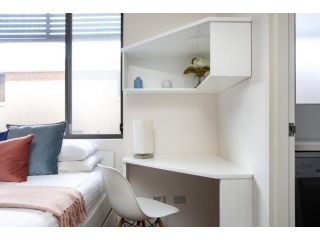 Bright Studio Steps from Westmead Hospital Apartment, Sydney - 3