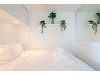 Bright Studio with Amazing City Views Apartment, Sydney - 1