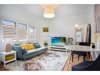 Bright & Sunny 2-Bed Kensington Apartment Apartment, Sydney - 2