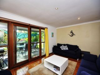Brilliant Location Guest house, Tea Gardens - 1