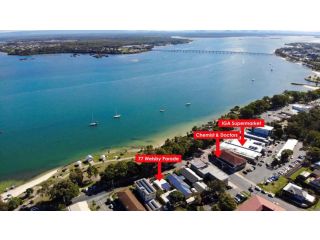 Bring the family, dog and the boat to Welsby Pde, Bongaree Guest house, Bongaree - 2