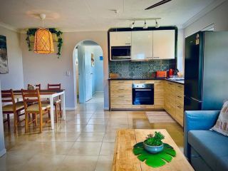 Broadbeach, Stylish Apartment Close To everything Apartment, Gold Coast - 2