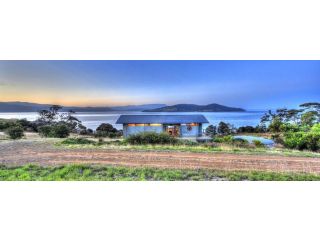 Bruny Island Escapes and Hotel Bruny Accomodation, Alonnah - 1