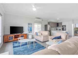 Bryant Blue, Perfect Family Getaway, Pet Friendly, Wifi Guest house, Goolwa South - 1