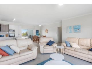 Bryant Blue, Perfect Family Getaway, Pet Friendly, Wifi Guest house, Goolwa South - 3