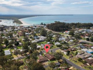 Budget Pet Friendly Home in the Centre of Huskisson Guest house, Huskisson - 1