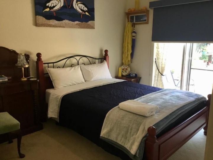 By the Bay BnB Short stays Private guest suite Bed and breakfast, Saint Leonards - imaginea 2