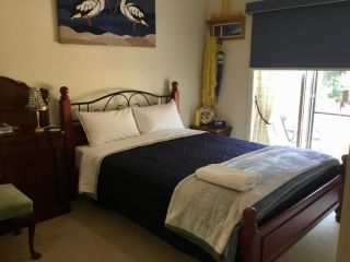 By the Bay BnB Short stays Private guest suite Bed and breakfast, Saint Leonards - 2