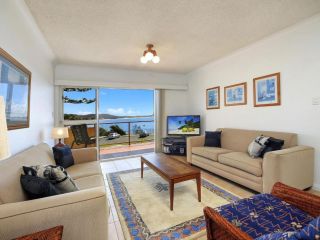Relax With Ocean Facing Unit at Terrrigal Beach Guest house, Terrigal - 1