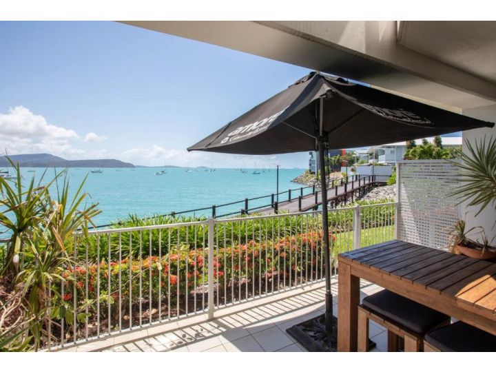 By The Sea Shore With Pool Apartment, Cannonvale - imaginea 13