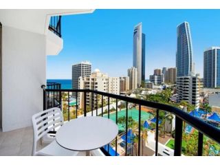 Close to everything! Beautiful Hotel Studio's, Sleeps 4 Apartment, Gold Coast - 4