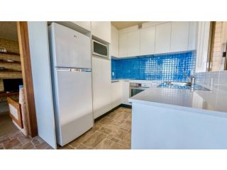 By The Sea Unit 4, 13 Esplanade, Kings Beach Apartment, Caloundra - 3