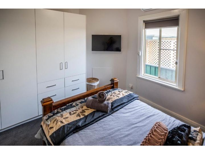 Caboâ€™s On Currajong Warm, Cosy and Welcoming Guest house, Parkes - imaginea 8