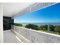 Cairns Luxury Seafront Apartment Apartment, Cairns - thumb 17