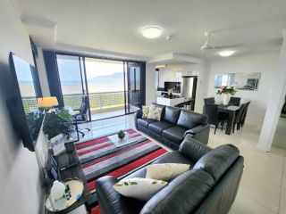 Cairns Luxury Seaview Apartment Apartment, Cairns North - 4