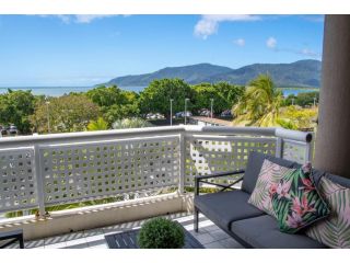 Cairns Luxury Waterview Apartment Apartment, Cairns North - 2
