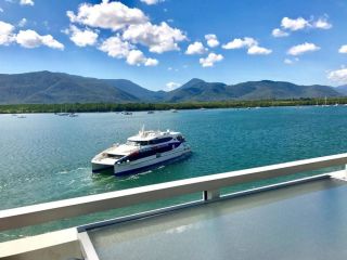 Cairns Waterfront Luxury at Harbourlights Apartment, Cairns - 2