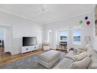 CALE1A - Beachside Harbour Haven Apartment, Sydney - 1