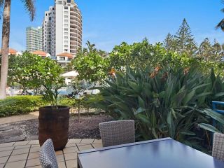 Calypso Plaza Resort Unit 141 Studio style apartment - Beachfront Coolangatta Hotel, Gold Coast - 2
