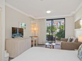 Calypso Plaza Resort Unit 141 Studio style apartment - Beachfront Coolangatta Hotel, Gold Coast - 1