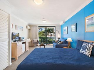 Calypso Plaza Resort Unit 215 Beachfront Studio Apartment Hotel, Gold Coast - 4
