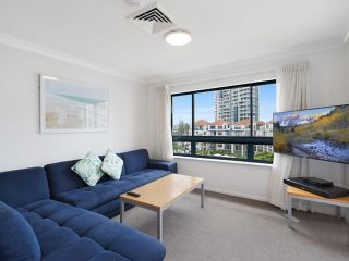 Calypso Plaza Resort Unit 417 - Penthouse style apartment Wi-Fi included Apartment, Gold Coast - 1