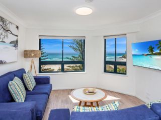 Calypso Plaza Resort Unit 462 - Penthouse style apartment Beachfront Coolangatta Apartment, Gold Coast - 5