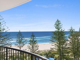 Calypso Tower Unit 807 - 3 bedroom unit on the beachfront in Coolangatta Apartment, Gold Coast - 5