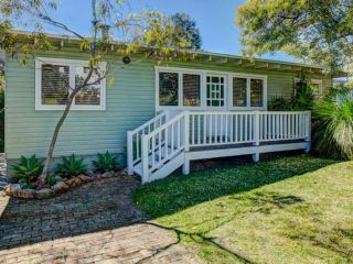 Calypsos Cottage at Hyams Beach 4pm Check Out Sundays Guest house, Hyams Beach - 2