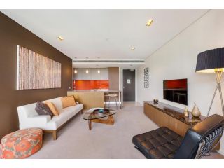 Stylish 1 bdrm Camperdown - Car park, Gym & Pool Apartment, Sydney - 2