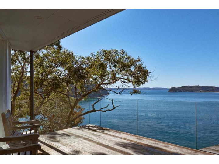 Cape Mackerel Cabin with Magic Palm Beach & Pittwater Views Guest house, New South Wales - imaginea 1