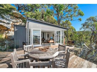 Cape Mackerel Cabin with Magic Palm Beach & Pittwater Views Guest house, New South Wales - 4