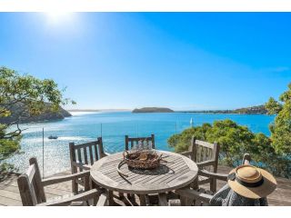 Cape Mackerel Cabin with Magic Palm Beach & Pittwater Views Guest house, New South Wales - 2