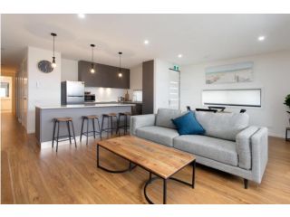 Captains Cove Ground Floor Luxury Apartments - Free Netflix Apartment, Paynesville - 2