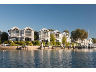 Captains Cove Waterfront Apartments Apartment, Paynesville - 2