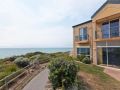 Caravel Beach House Mandurah Guest house, Wannanup - thumb 6