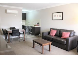 Carlyle Suites & Apartments Aparthotel, Wagga Wagga - 5