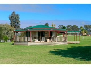 Carolynnes Cottages Bed and breakfast, Naracoorte - 2