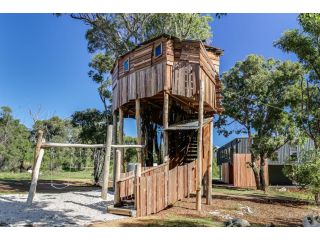 Carpe Artes -architectural bushland home, Marg Riv Guest house, Margaret River Town - 3