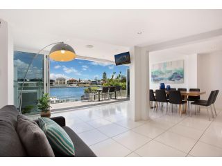 A PERFECT STAY - Casa Grande on the Water Guest house, Gold Coast - 1