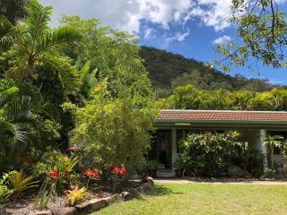 Casa Maggie Apartment, Nelly Bay - 1